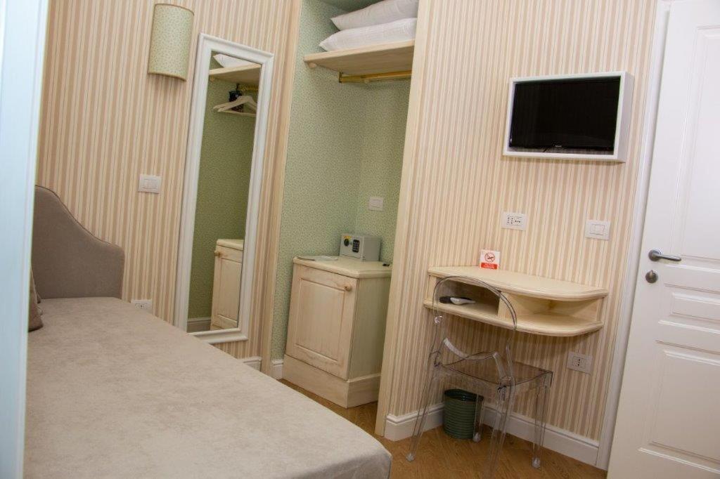 Florita Napoli Hotel Ngoại thất bức ảnh