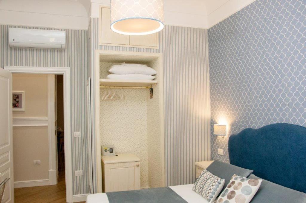 Florita Napoli Hotel Ngoại thất bức ảnh