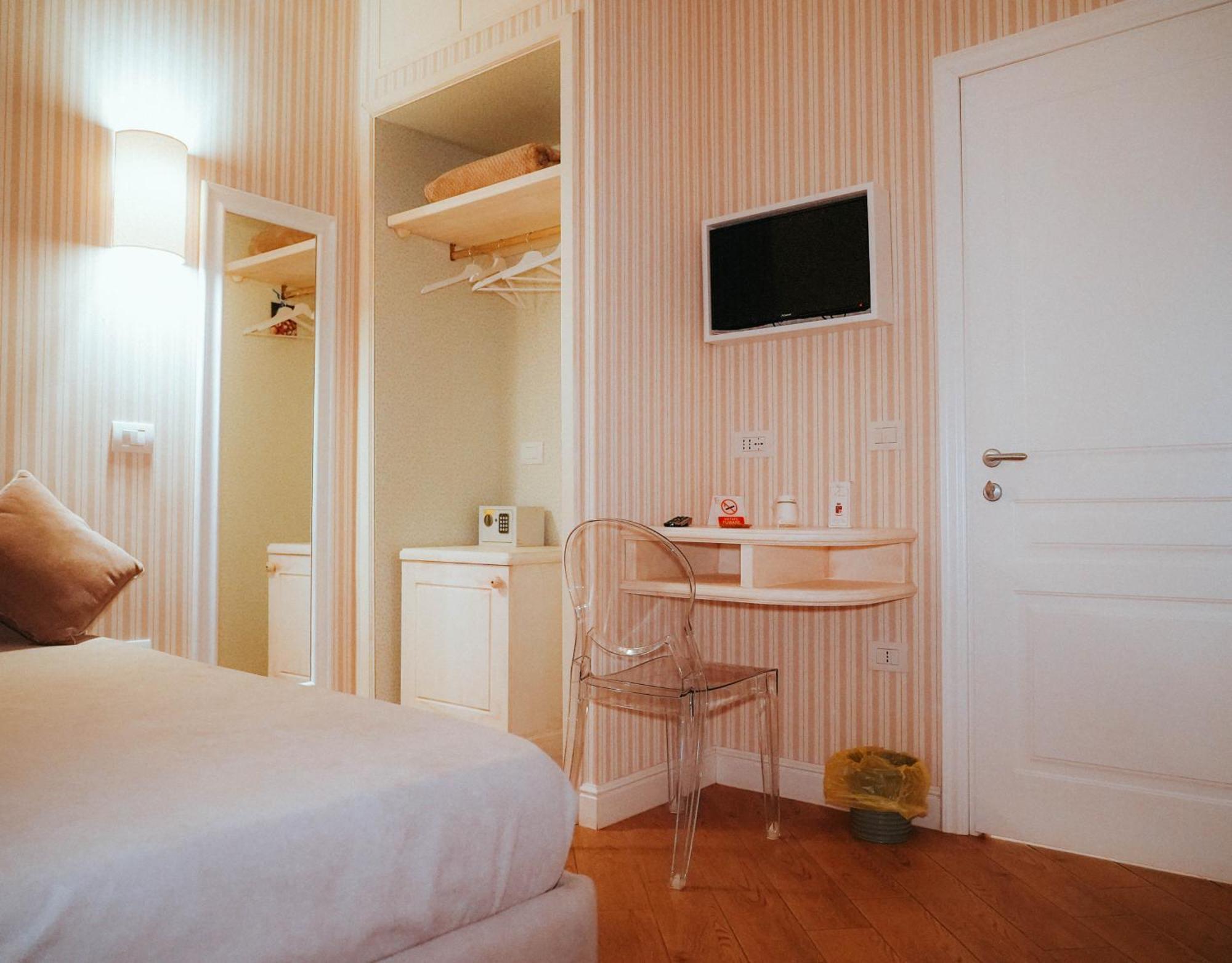 Florita Napoli Hotel Ngoại thất bức ảnh