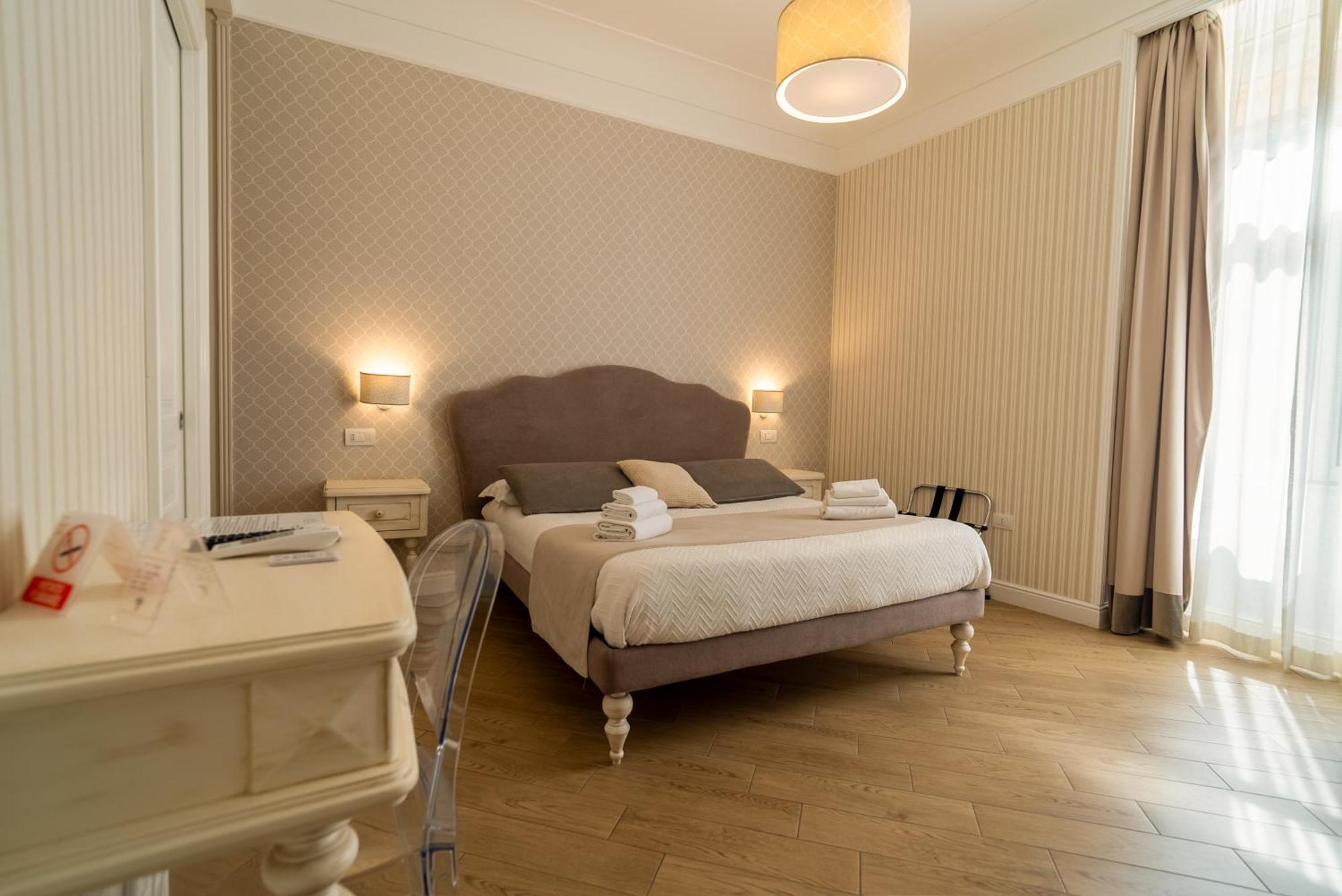 Florita Napoli Hotel Ngoại thất bức ảnh
